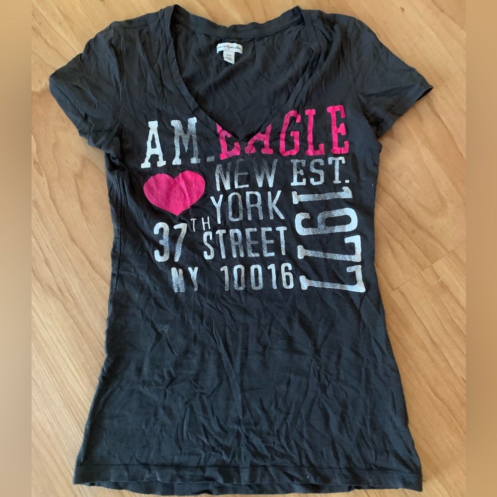 American Eagle V-neck T shirt. XS